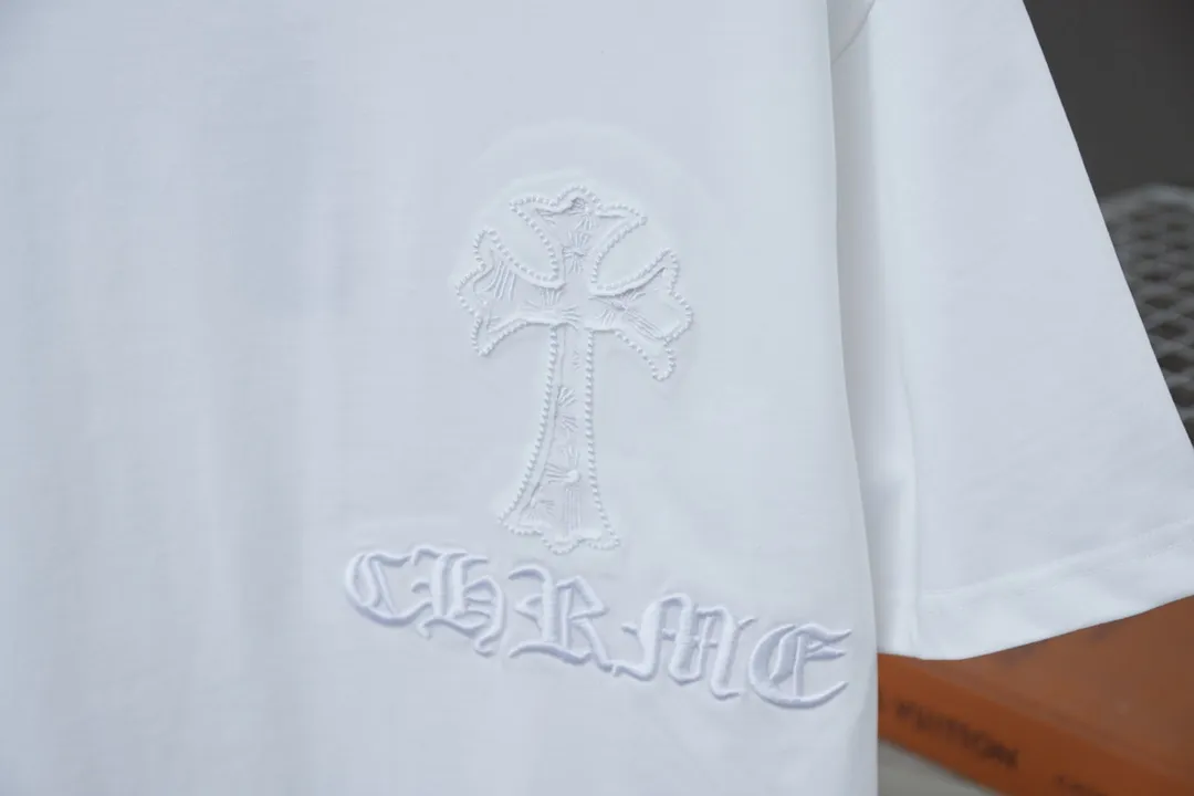 🅿️190 Ch*ome Hearte 25SS early spring new style, appliqué embroidered Crow heart cross short sleeves, light luxury, essential item for daily commuting for men and women, correct version, welcome to compare, detailed features · 320g 100% pure cotton double yarn jersey fabric · Custom dyed in the same vat, special thickened 32 count double strand 1X1 thread · Symmetrical front and rear imported Tajima machine embroidery tatami embroidery ➕ original cloth patch embroidery · Back neck webbing Croxin hardware accessories · Double needle stitching cross-stitching process · Original main mark washed tag brand moisture-proof paper packaging Color: black/white/grey Size: S/M/L/XL